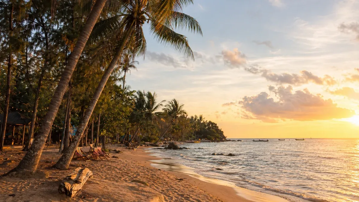 Best Time to Visit Phu Quoc — Weather & Season Guide cover image